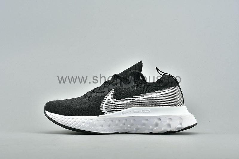 NikeLegend React 3 Run Fearless - Black/White