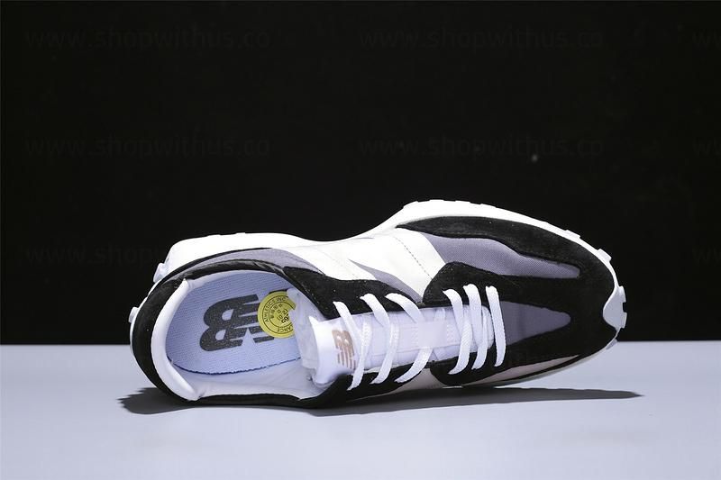 New Balance 327 - Black/Grey
