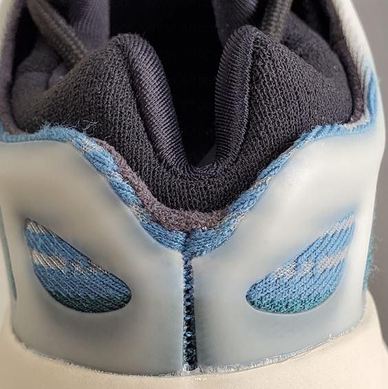 adidasOriginals Yeezy 700 V3 - Kyanite