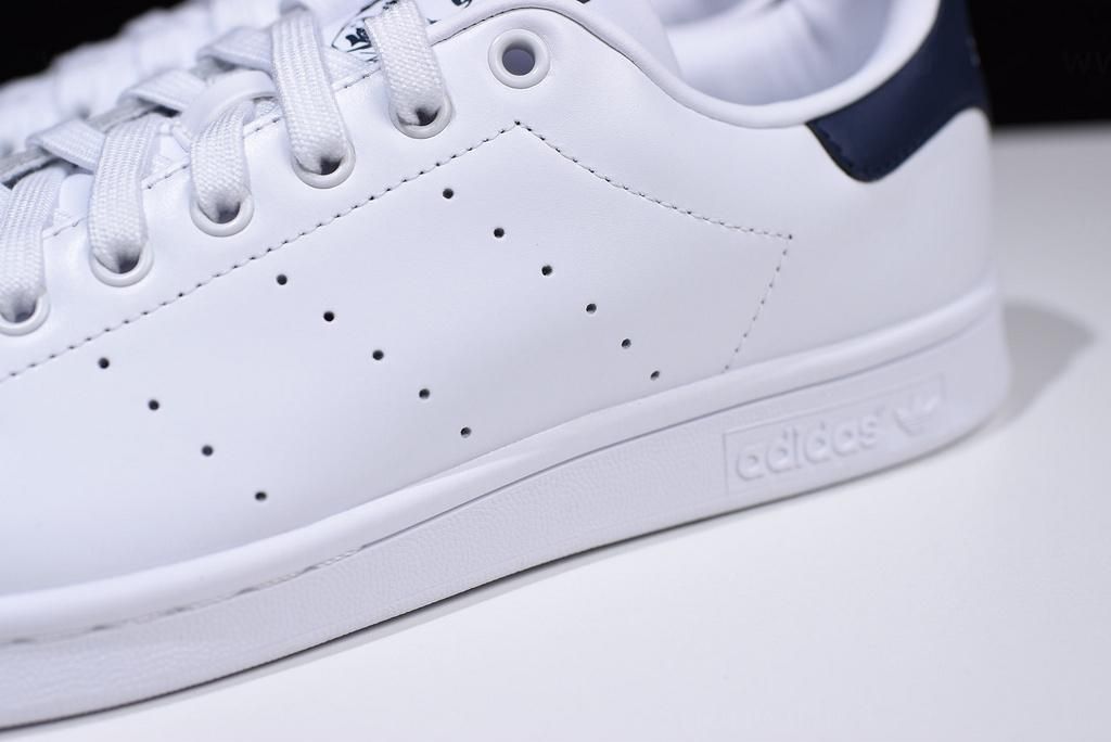 adidasOriginals Stan Smith - White/Collegiate Navy