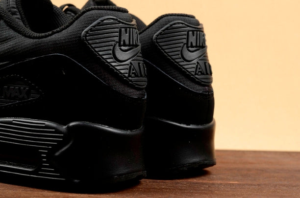 NikeUnisex Air Max 90 Essential Running Shoe - Triple Black