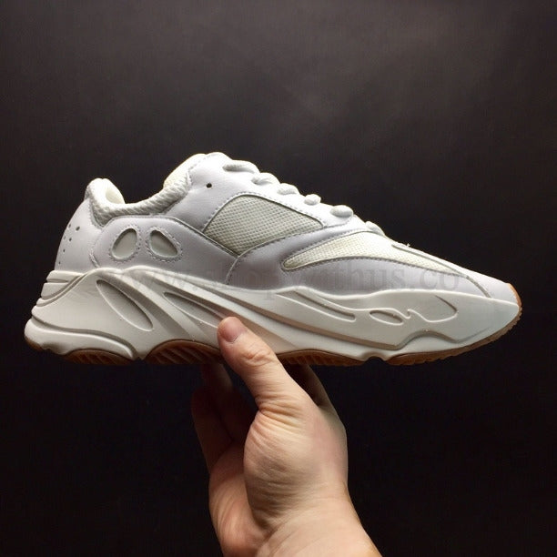 adidasUnisex YEEZY Boost 700 - White/Gum