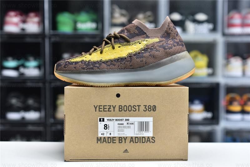 adidasUnisex YEEZY Boost 380 - LMNTE