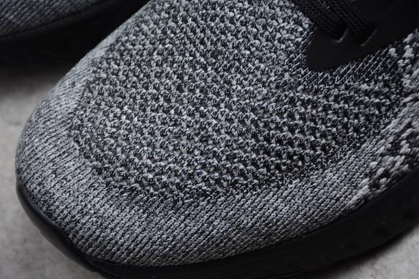 NikeEpic React Flyknit - Cookies and Cream