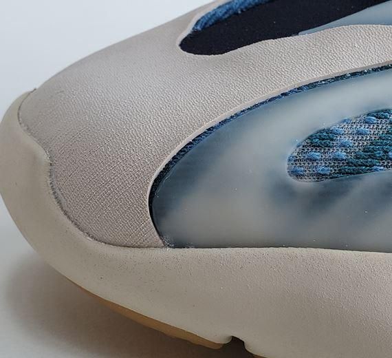 adidasOriginals Yeezy 700 V3 - Kyanite