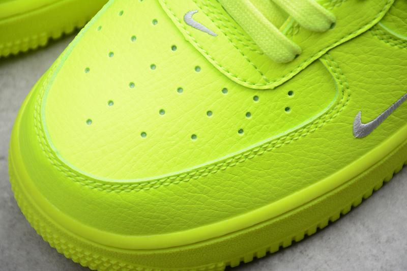 NikeUnisex Air Force 1 AF1 Utility - Volt