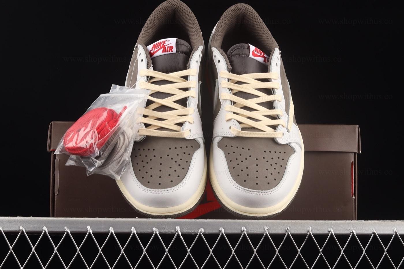 Travis Scott x Air Jordan 1 Low - White Mocha