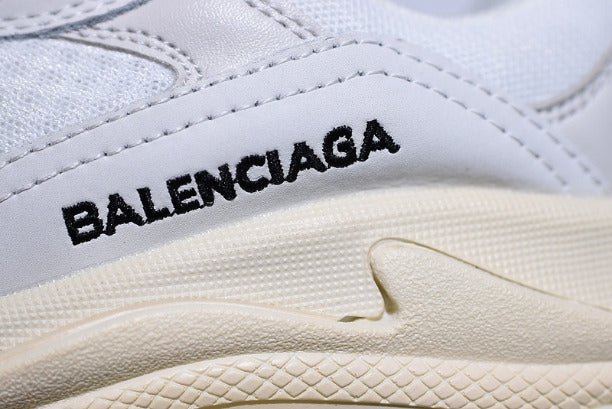 BalenciagaUnisex Triple S sneakers - White