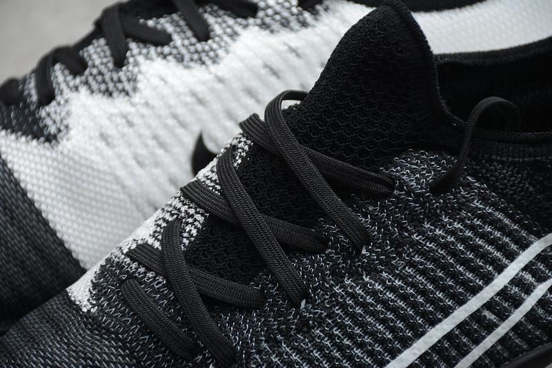 NikeRunning Air Zoom Tempo Next% - Black/White