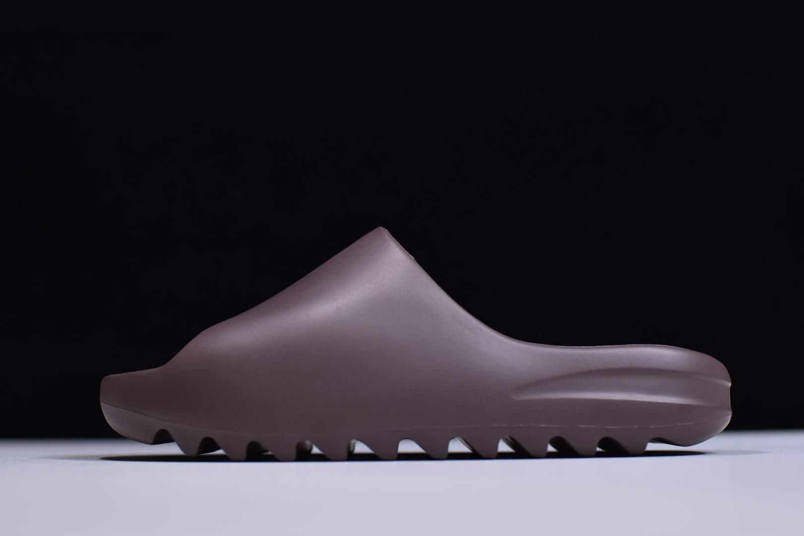 adidasMen's YEEZY Slide - Soot