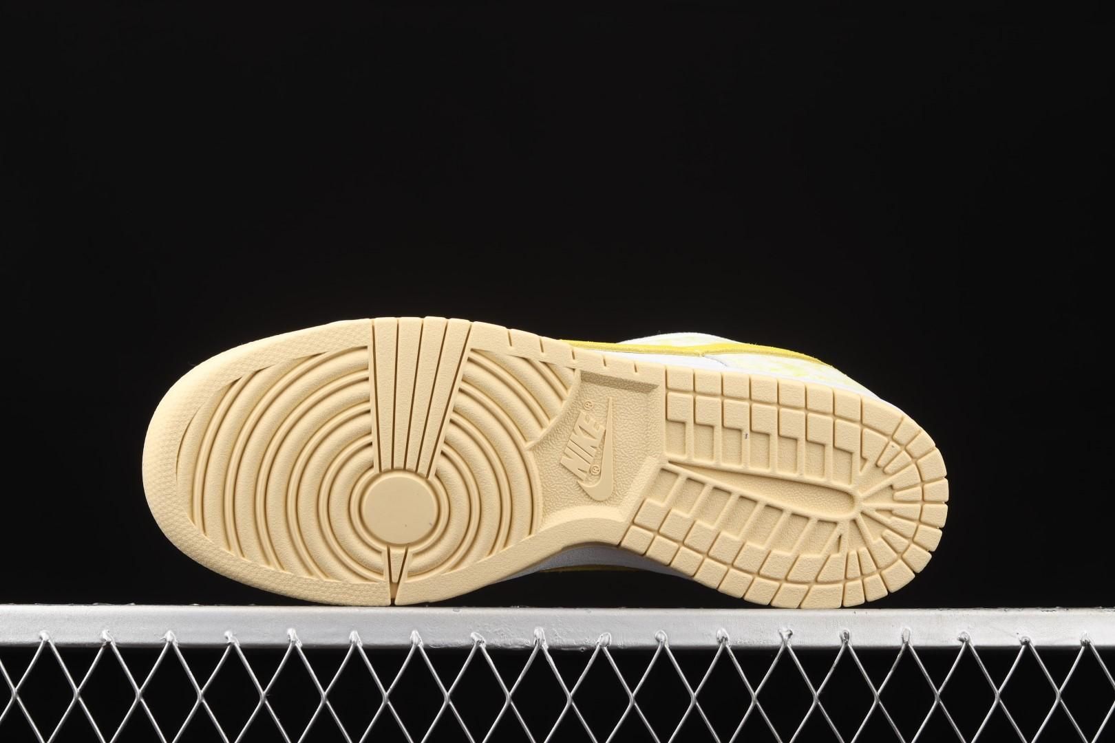 NikeWMNS Dunk Low - Yellow Strike