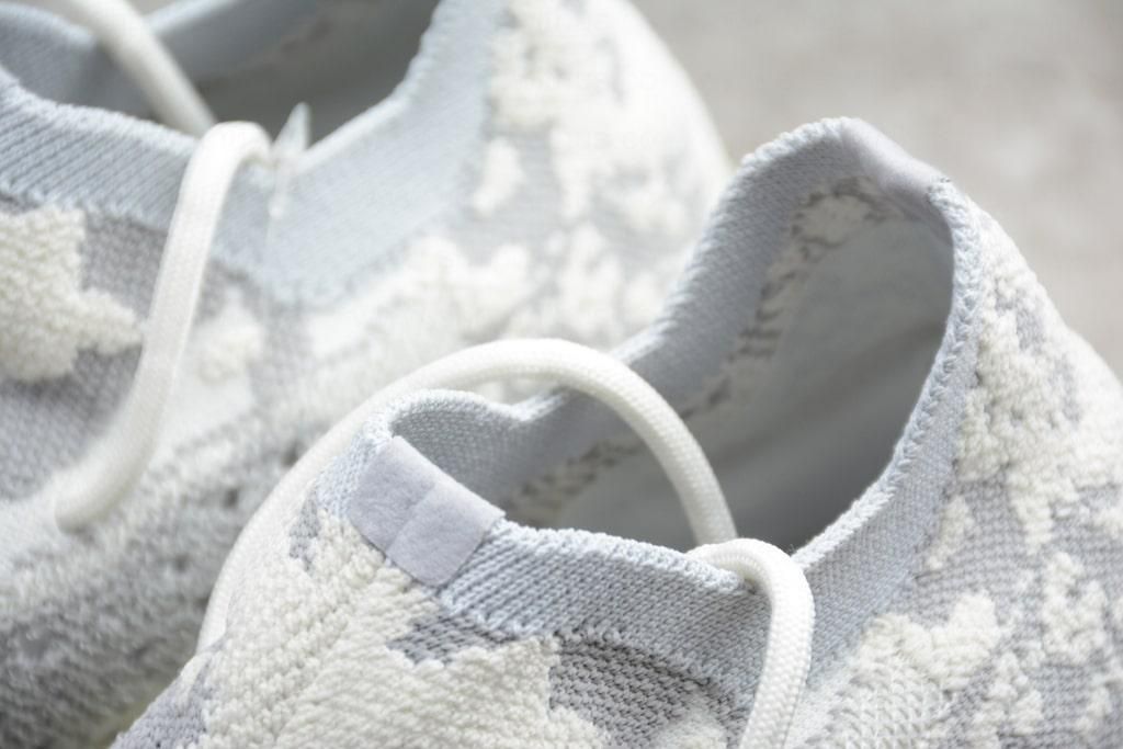 adidasMen's YEEZY Boost 380 - Alien