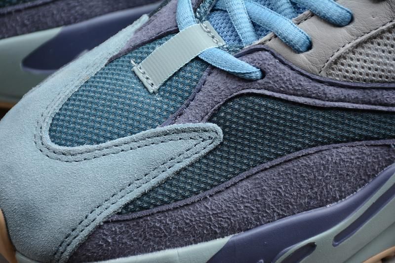adidasWMNS Yeezy Boost 700 - Carbon Blue