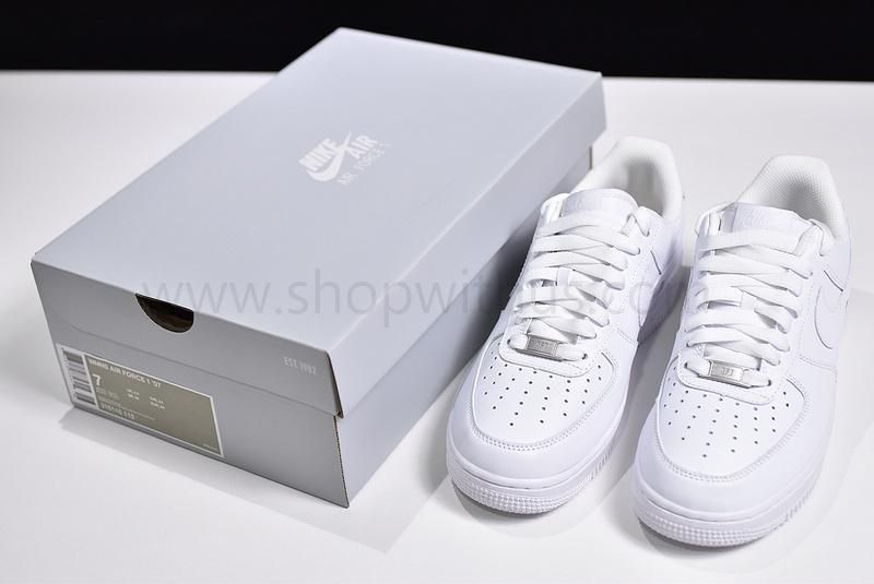 Real Leather)NikeAir Force AF1 07 Triple White - Main Image
