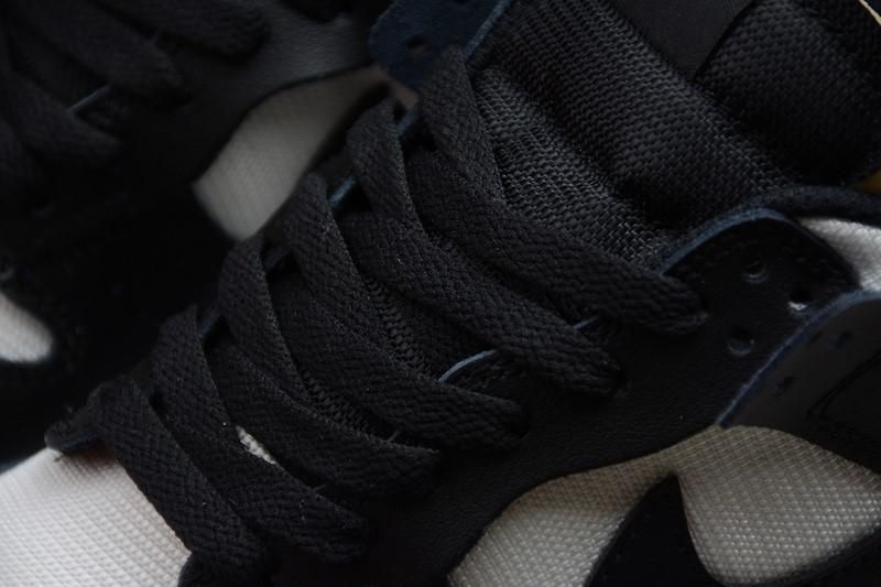 NikeMen's Dunk Low - Disrupt Black White