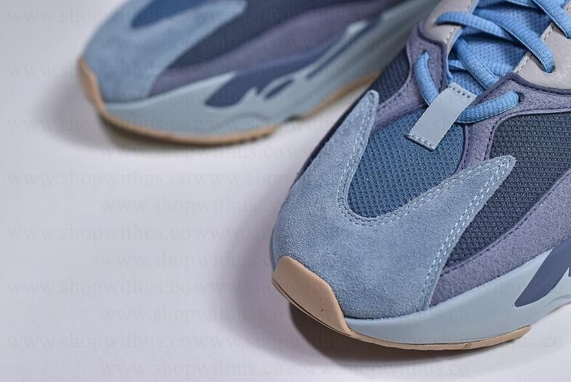 adidasYEEZY  Boost 700 - Carbon Blue