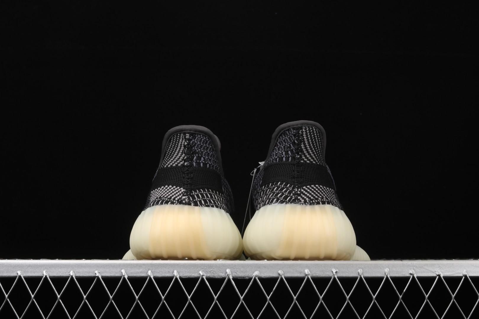 adidasUnisex Yeezy Boost 350 V2 - Carbon