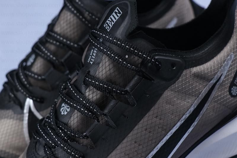 NikeRunning Zoom Gravity - Black/Silver