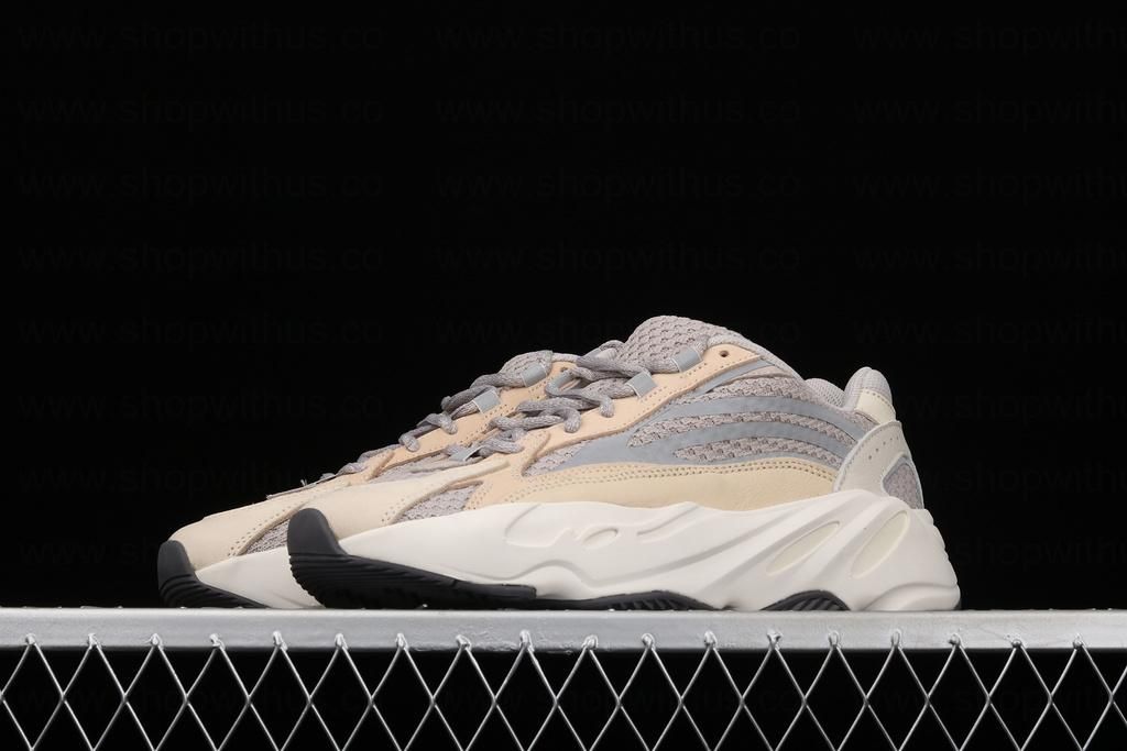 adidasYEEZY Boost 700 V2 - Cream