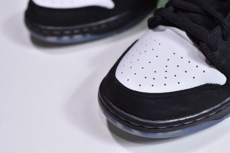 Jeff Staple x NikeSB Dunk Low Pro - Panda Pigeon