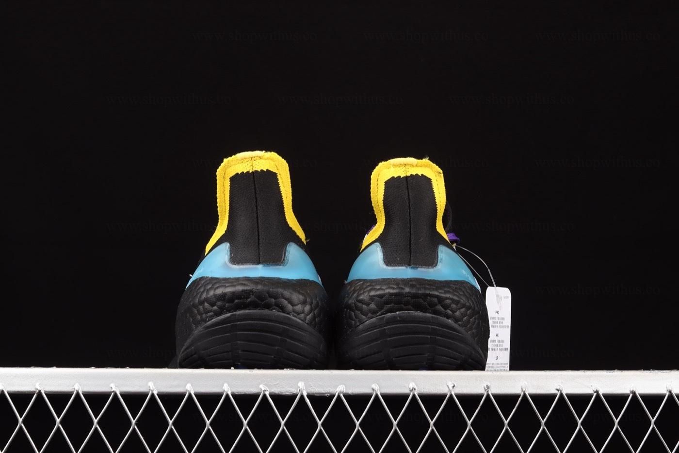 adidasMen's Ultraboost 21 - Black/Pulse Aqua'