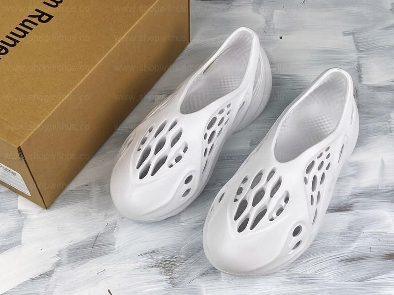 adidasYEEZY Foam Runner - White