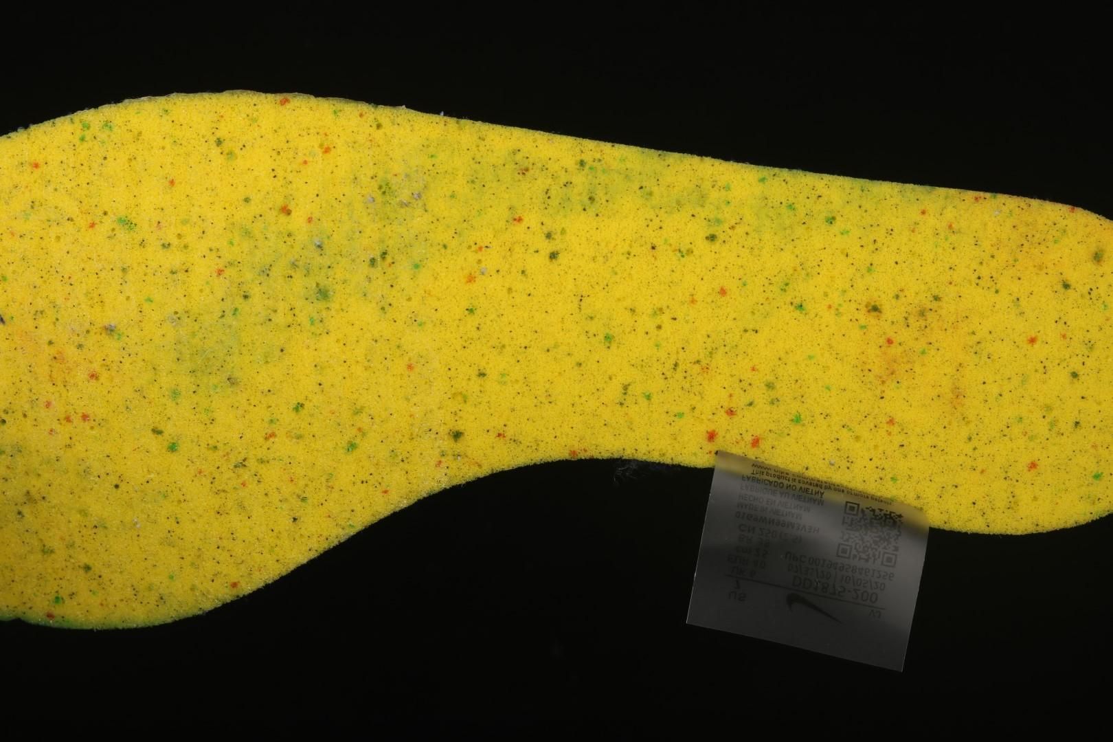 NikeUnisex x sacai VaporWaffle - Sesame and Blue Void