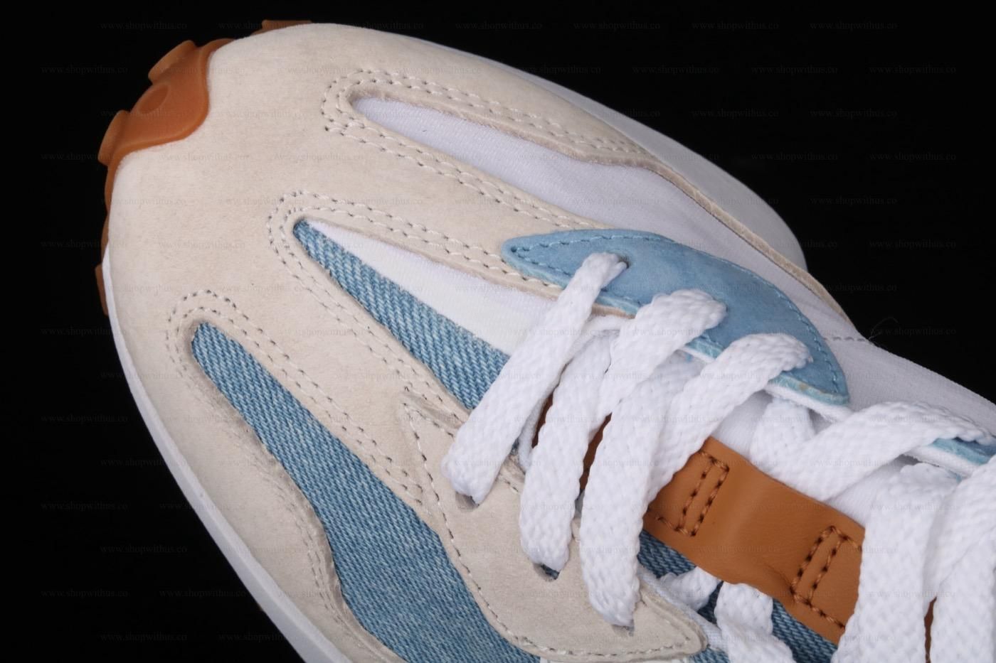 LEVI'S x New Balance - Light Blue