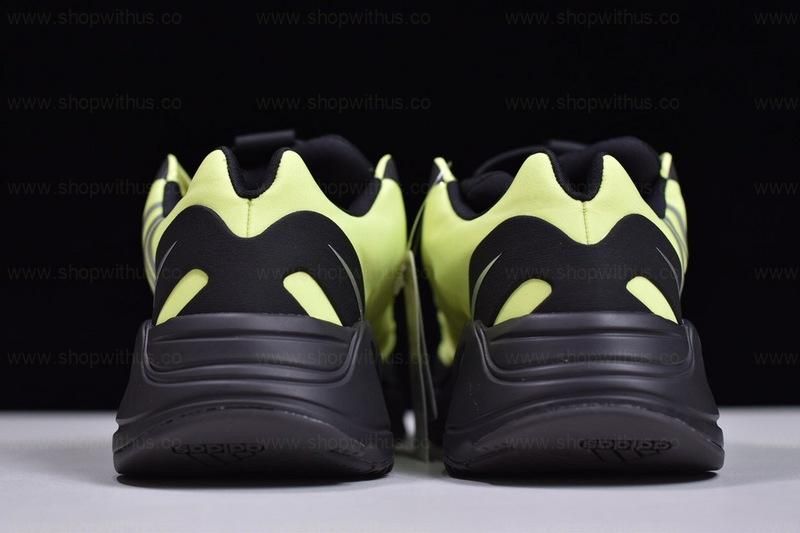 adidasYEEZY Boost 700 MNVN - Phosphor