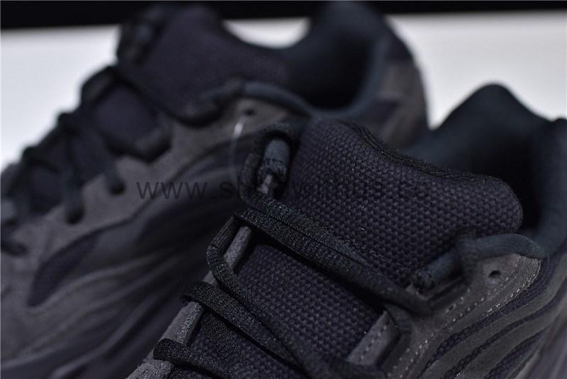 adidasOriginals YEEZY Boost 700 V2 - Vanta