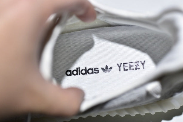 adidasOriginals YEEZY Boost 350 v2 - Triple White