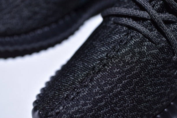 adidasYEEZY Boost 350 - Pirate Black