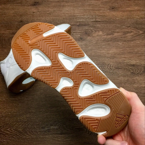 adidasUnisex YEEZY Boost 700 - White/Gum