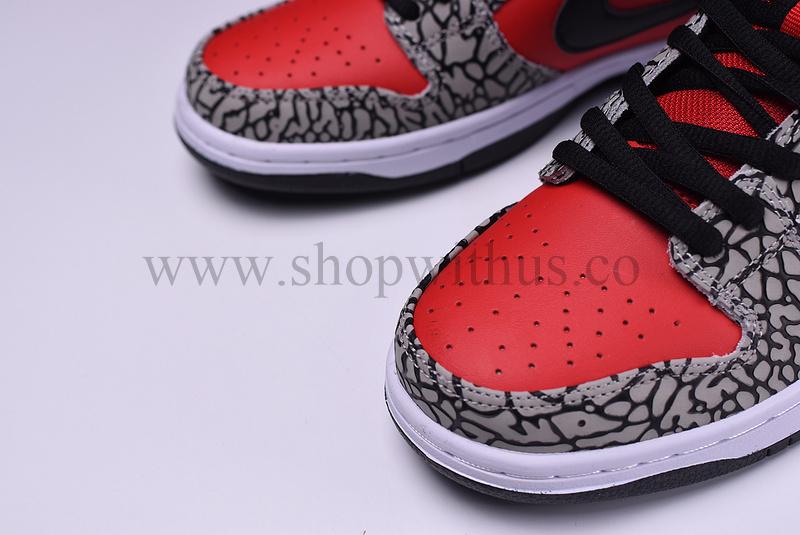 Supreme x NikeSB Dunk Low - Red Cement