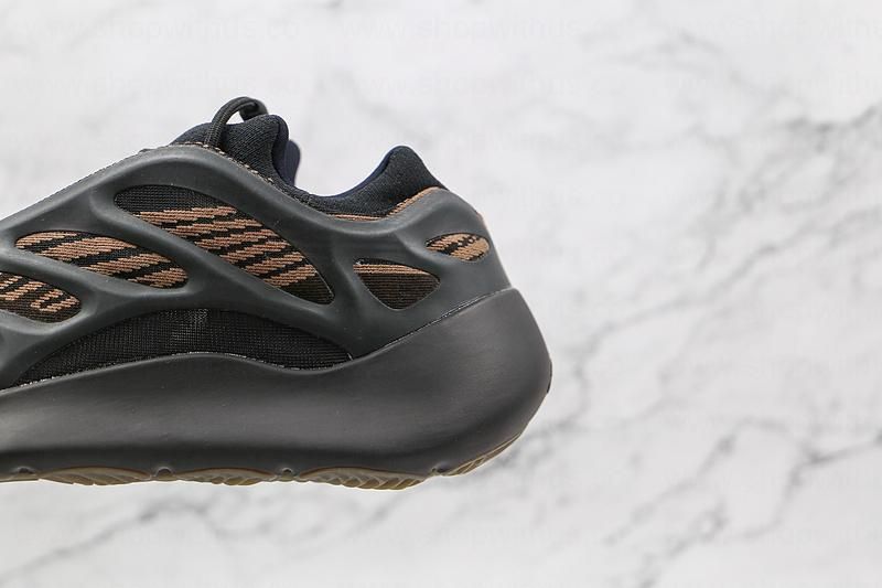 adidasOriginals Yeezy 700 V3 - Clay Brown