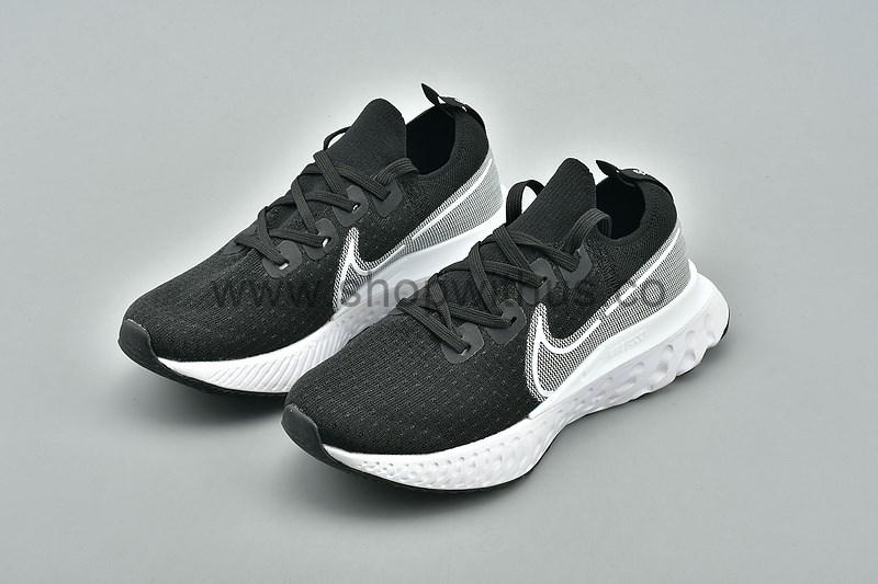 NikeLegend React 3 Run Fearless - Black/White