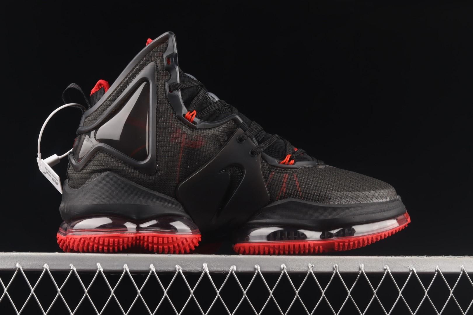 NikeBasketball LeBron 19 - Bred