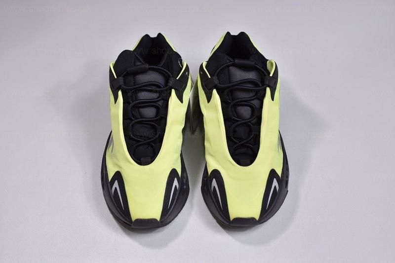 adidasYEEZY Boost 700 MNVN - Phosphor