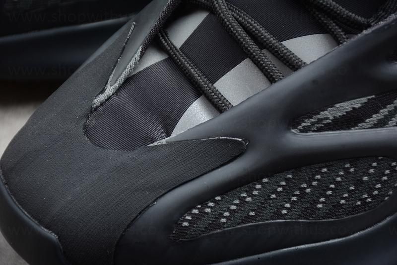 adidasOriginals YEEZY 700 V3 - Alvah