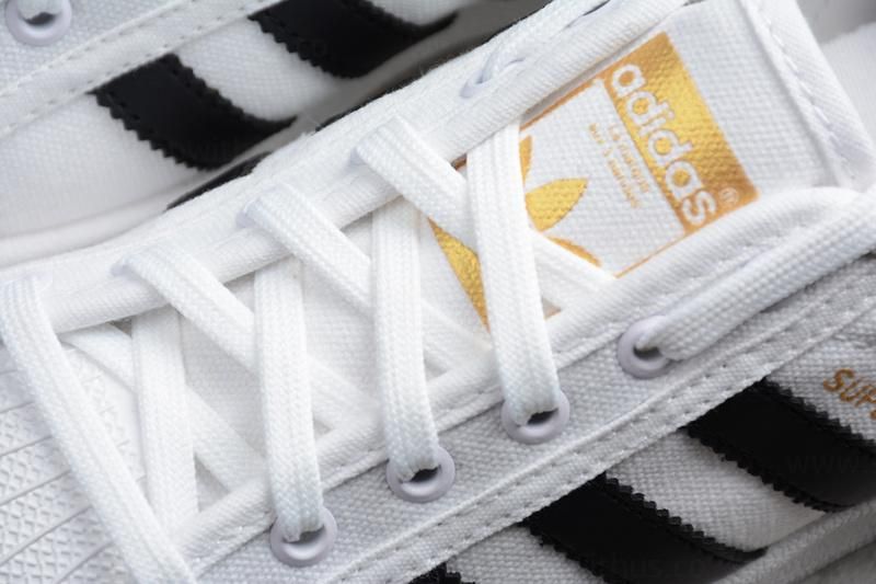 adidasORIGINALS Superstar - Cloud White/Core Black