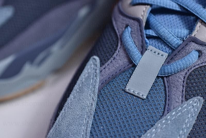 adidasYEEZY  Boost 700 - Carbon Blue