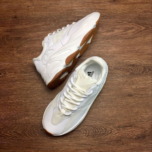 adidasUnisex YEEZY Boost 700 - White/Gum