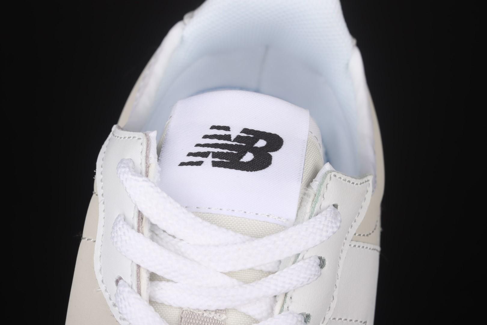 New Balance 327 - White Moonbeam Gum