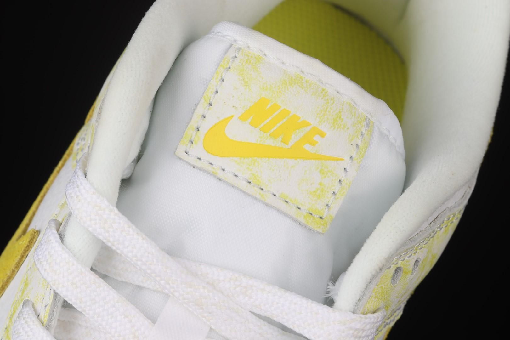 NikeWMNS Dunk Low - Yellow Strike