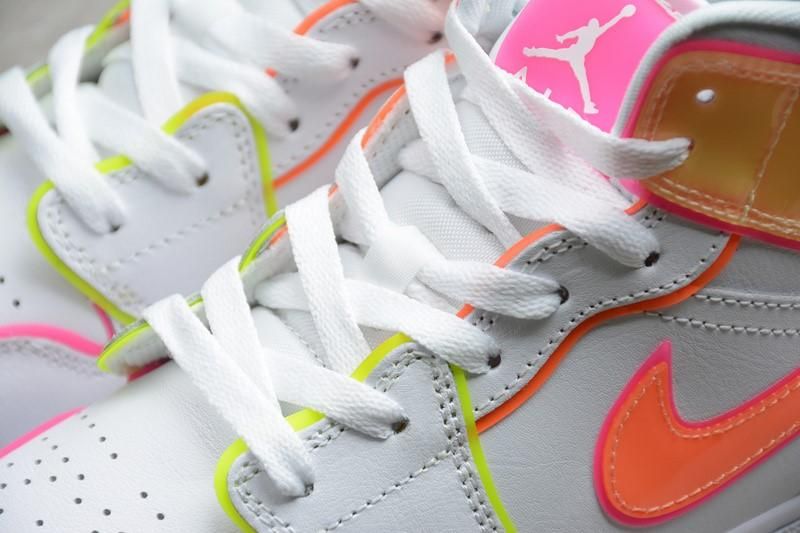 NikeWMNS Air Jordan 1 AJ1 Mid - Edge Glow