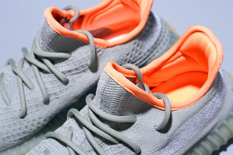 adidasYEEZY Boost 350 V2 - Desert Sage