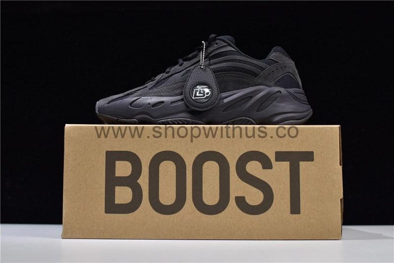 adidasOriginals YEEZY Boost 700 V2 - Vanta
