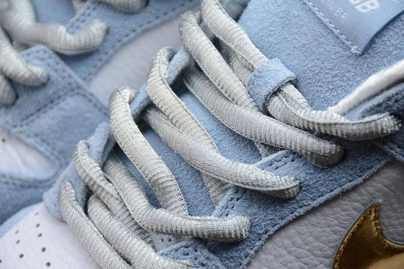 Sean Cliver x NikeSB Dunk Low - Holiday Special