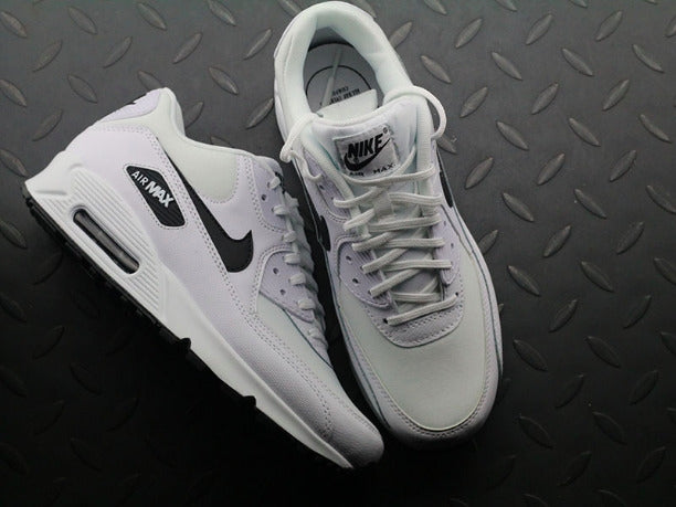 NikeUnisex Air Max 90 Essential Running Shoe - White/Black/White