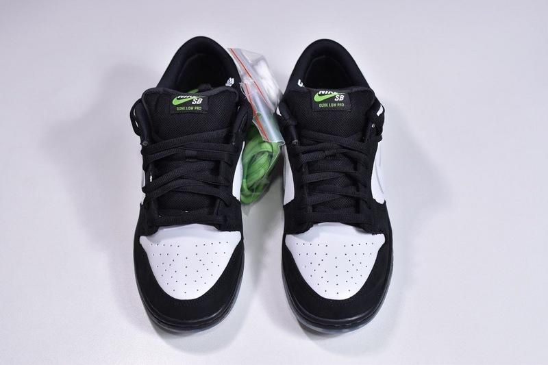 Jeff Staple x NikeSB Dunk Low Pro - Panda Pigeon
